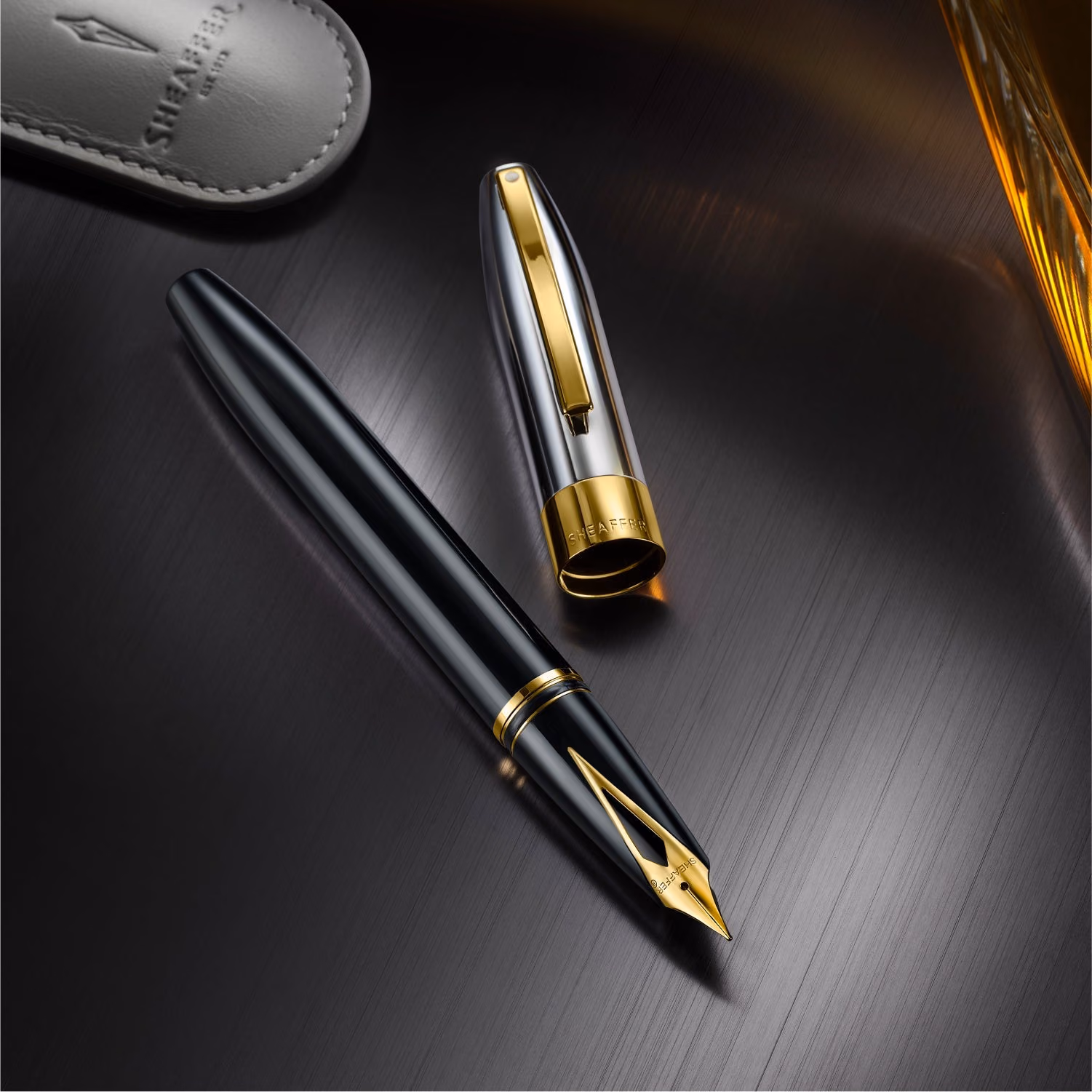 Sheaffer Legacy Black & chrome lacquer finished with 14k PVD gold-plated trims Fountain Pen image 4