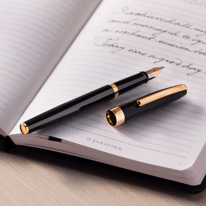 Sheaffer SAGARIS 9471 Gloss Black Fountain Pen With Gold Tone Trim - Medium image 4