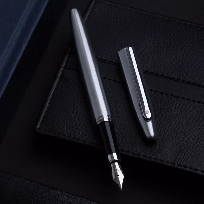 Sheaffer VFM 9426 Brushed Chrome Fountain Pen With Chrome Trim - Medium image 4