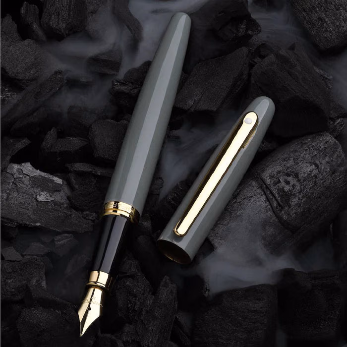 Sheaffer VFM 9427 Glossy Light Gray Fountain Pen With PVD Gold-Tone Trim - Medium image 4