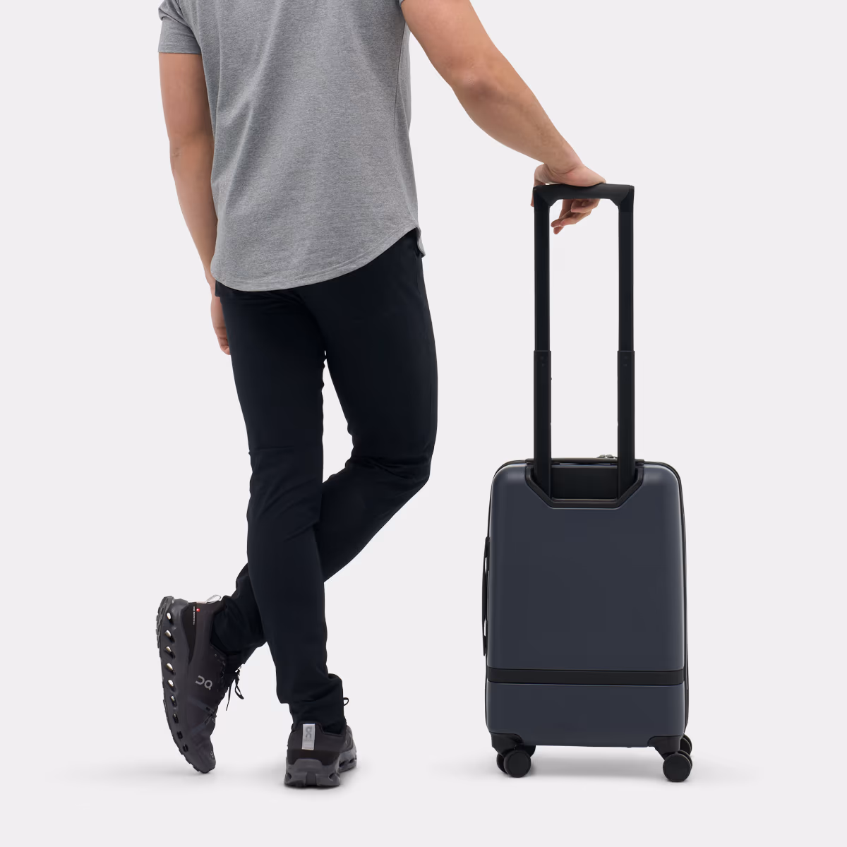 Navy - Nomatic Carry-On Classic