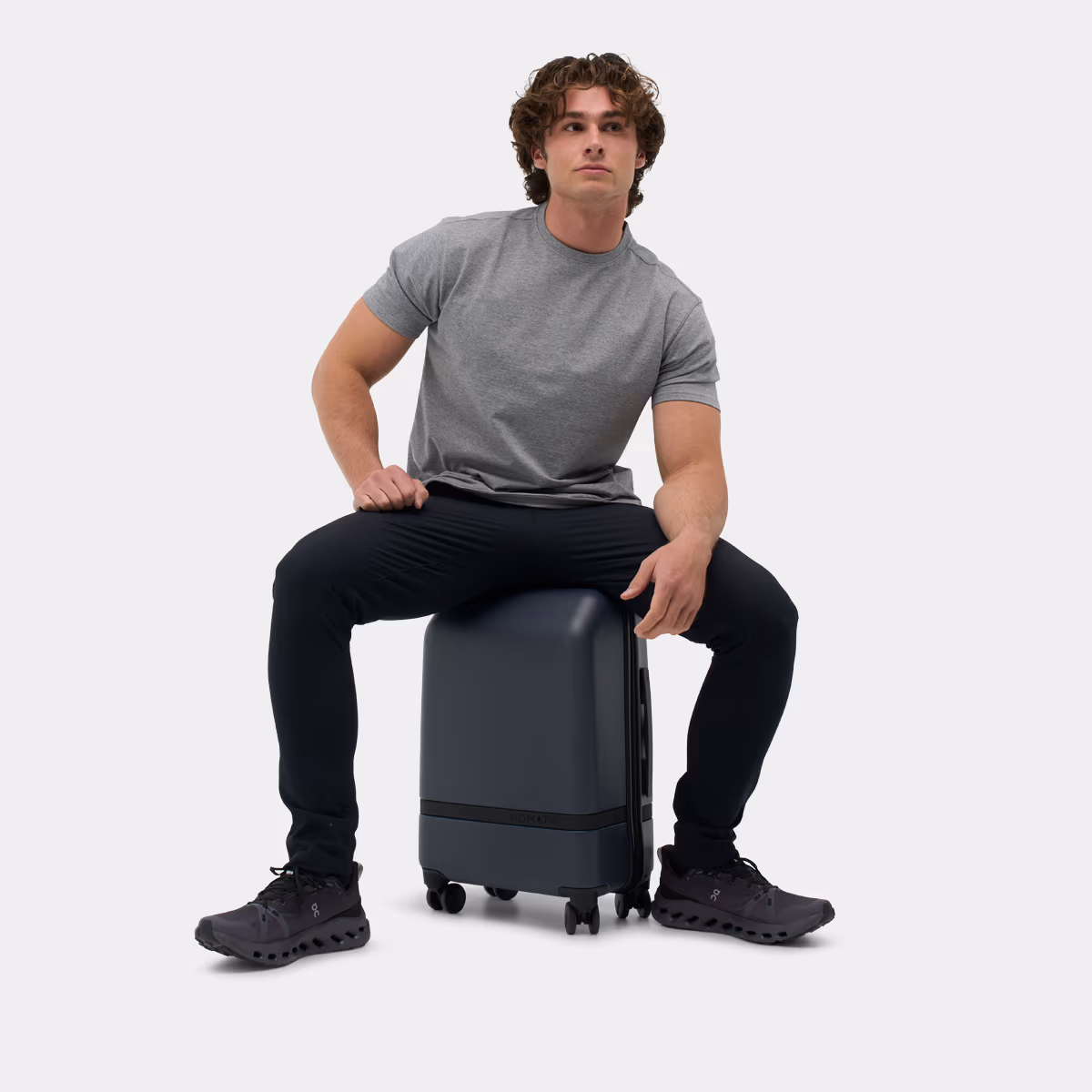 Navy - Nomatic Carry-On Classic