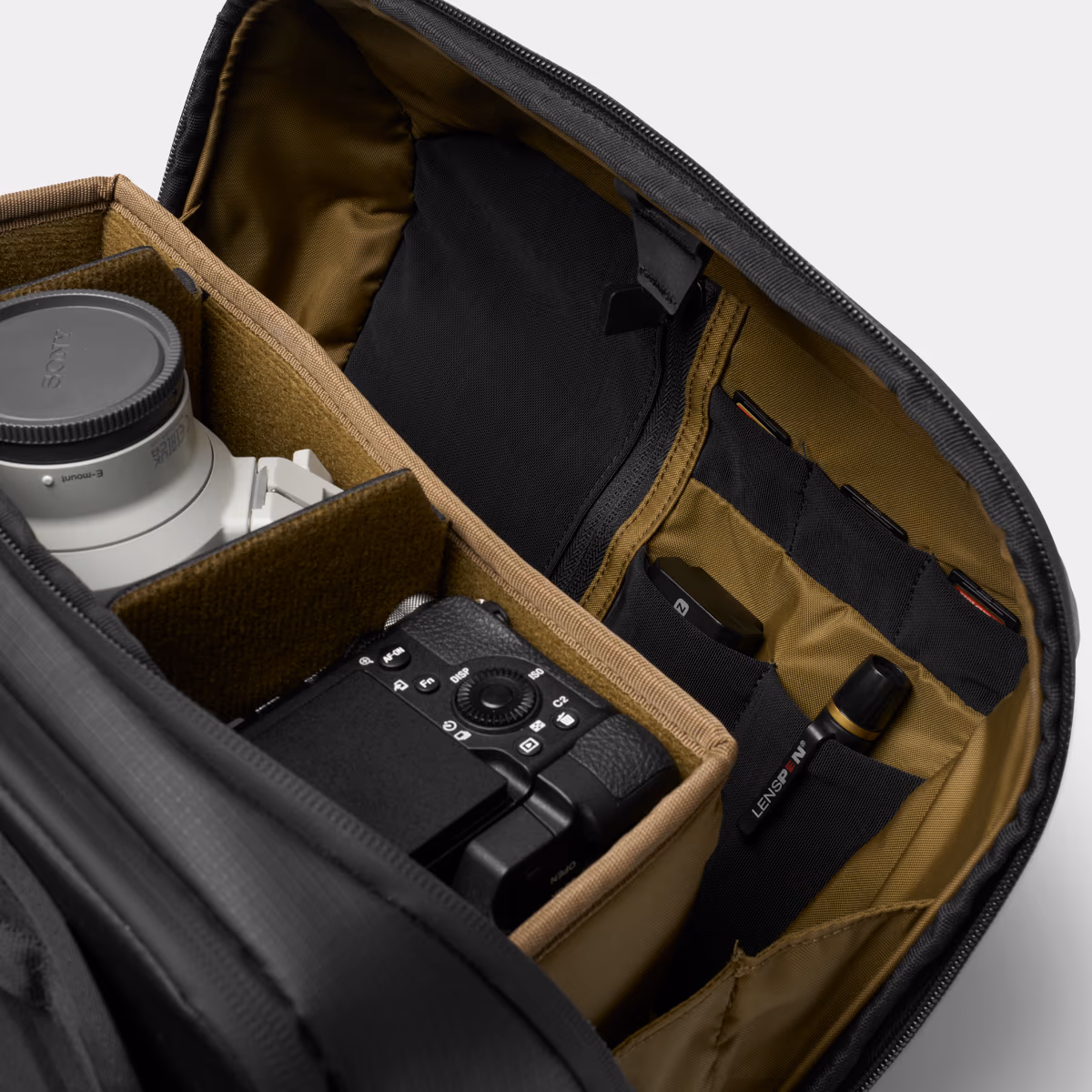 Black - Nomatic McKinnon Camera Messenger 13L