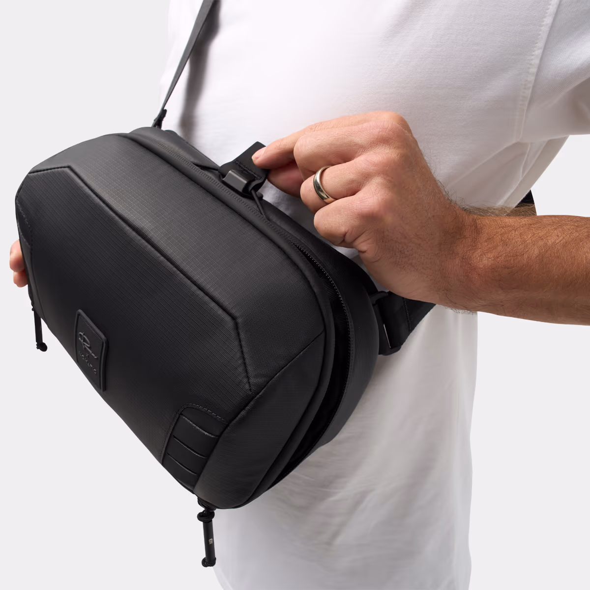 Custom Black - Nomatic McKinnon Camera Sling 5L