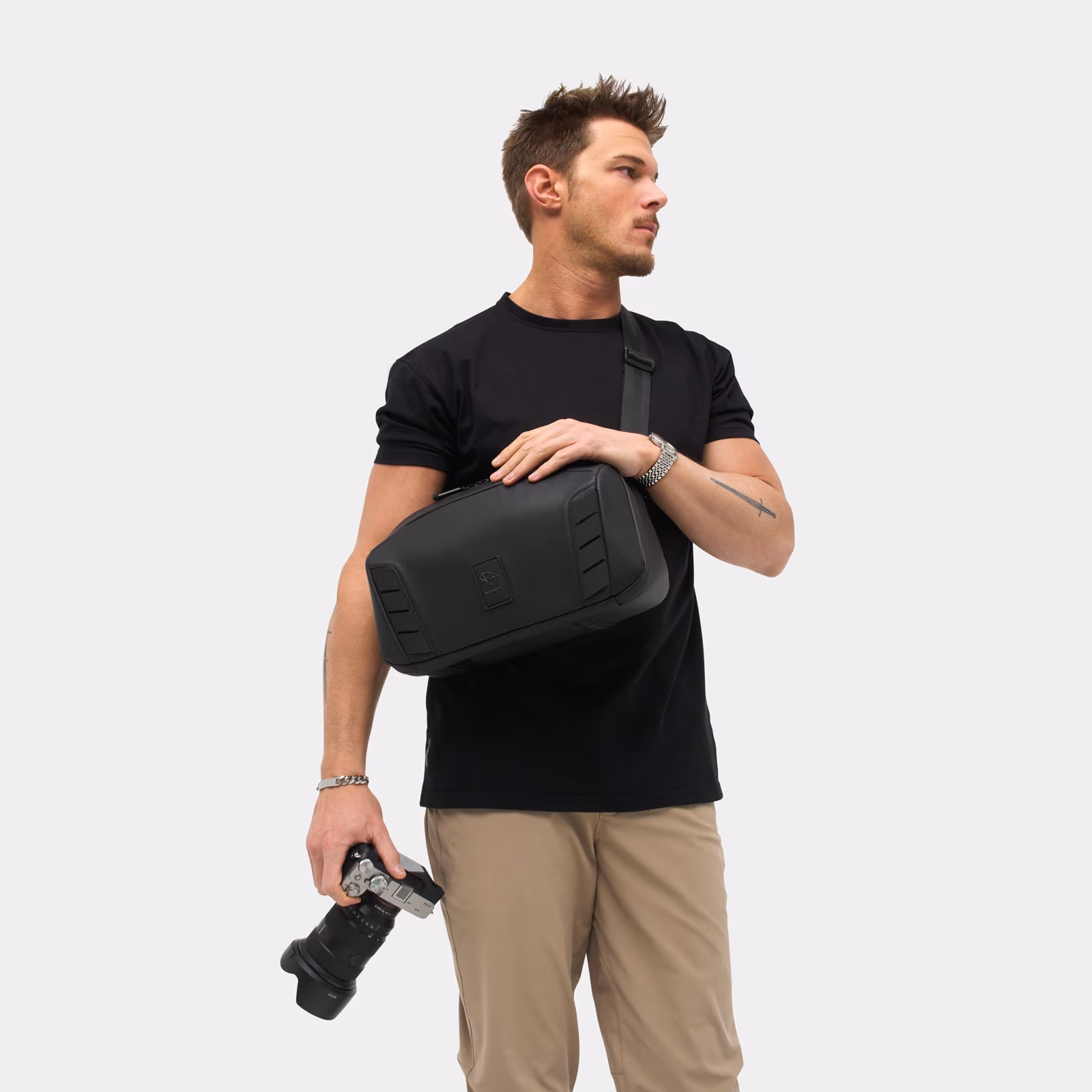 Custom Black - Nomatic McKinnon Camera Sling 8L