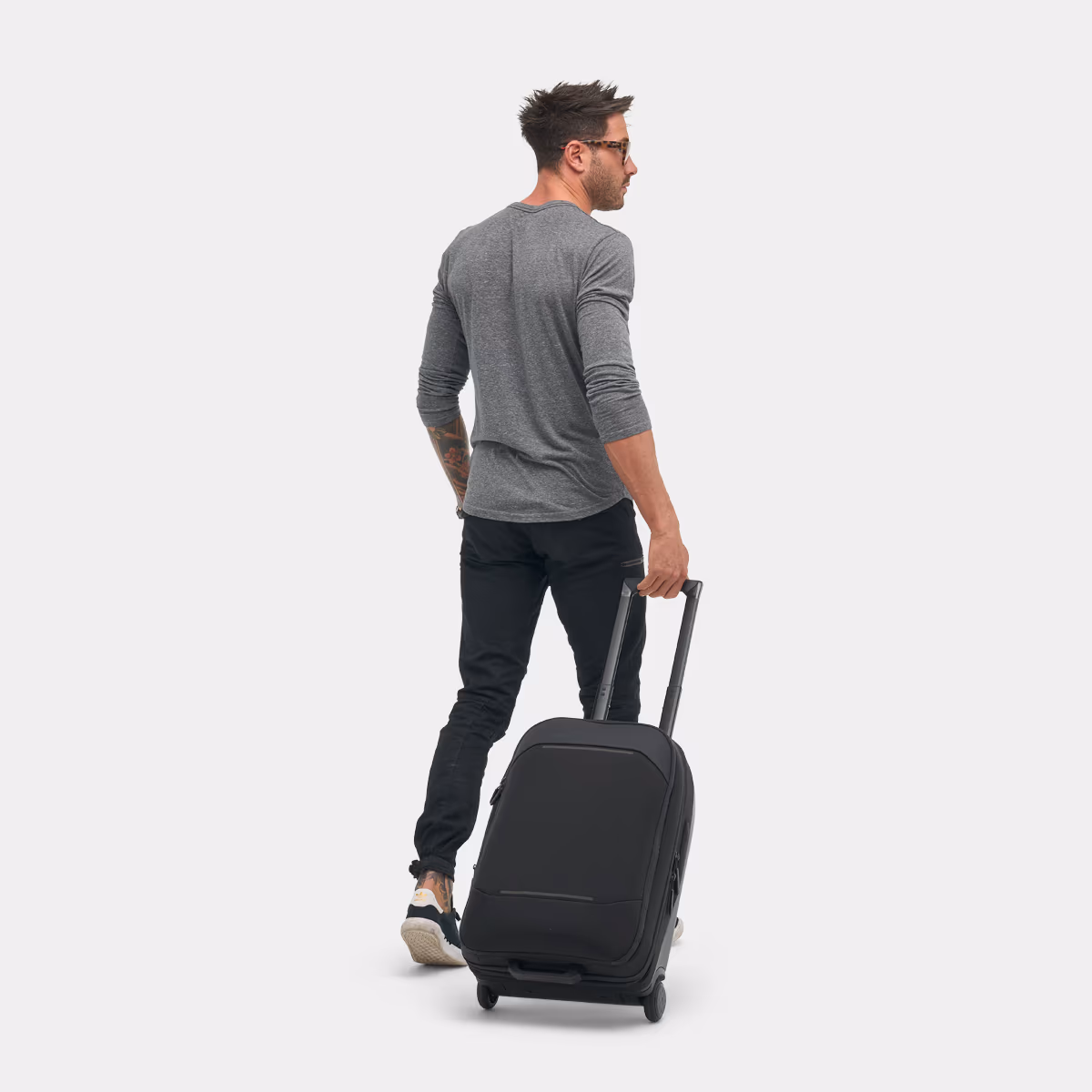 Custom Black - Nomatic Navigator Carry-On 37L