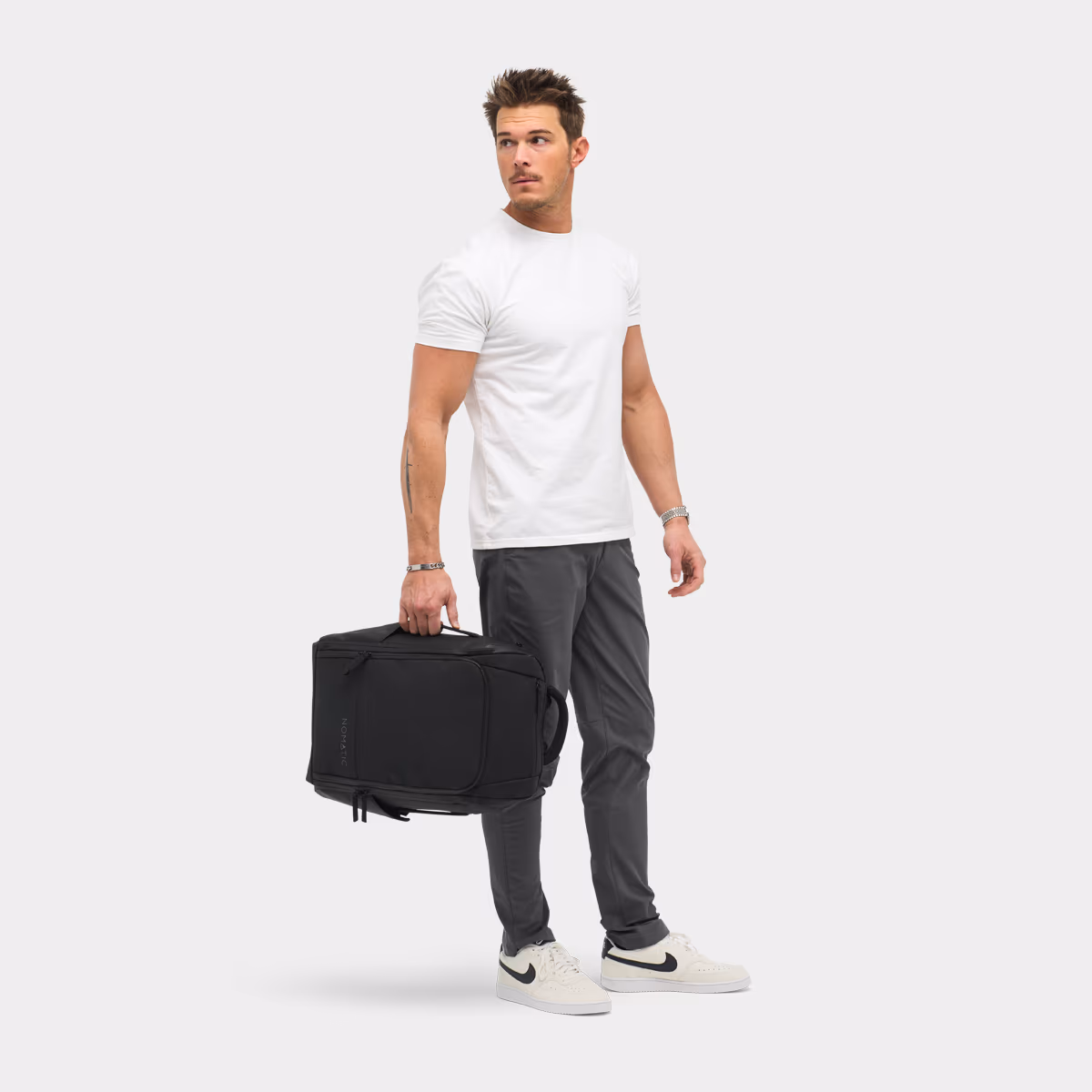 Black - Nomatic Travel Pack
